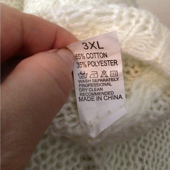 Unknown brand but lovely light sweater hoodie. Sized 3x but more like a X-Large. - Picture 3 of 4